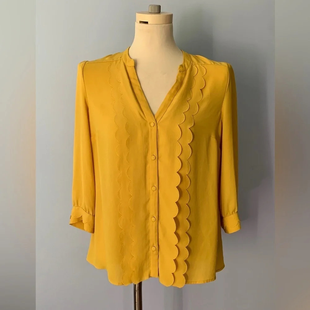 Anthropology meadow rue gold mustard yellow scalloped blouse size 8 button down